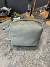 Φόρτωση εικόνας στο εργαλείο προβολής Συλλογής, Green cosmetic bag with 'LORENZIOW' branding on a gray surface.